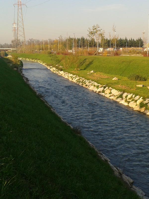 Environmentálne inžinierske práce na vystuženie a kontrolu erózie